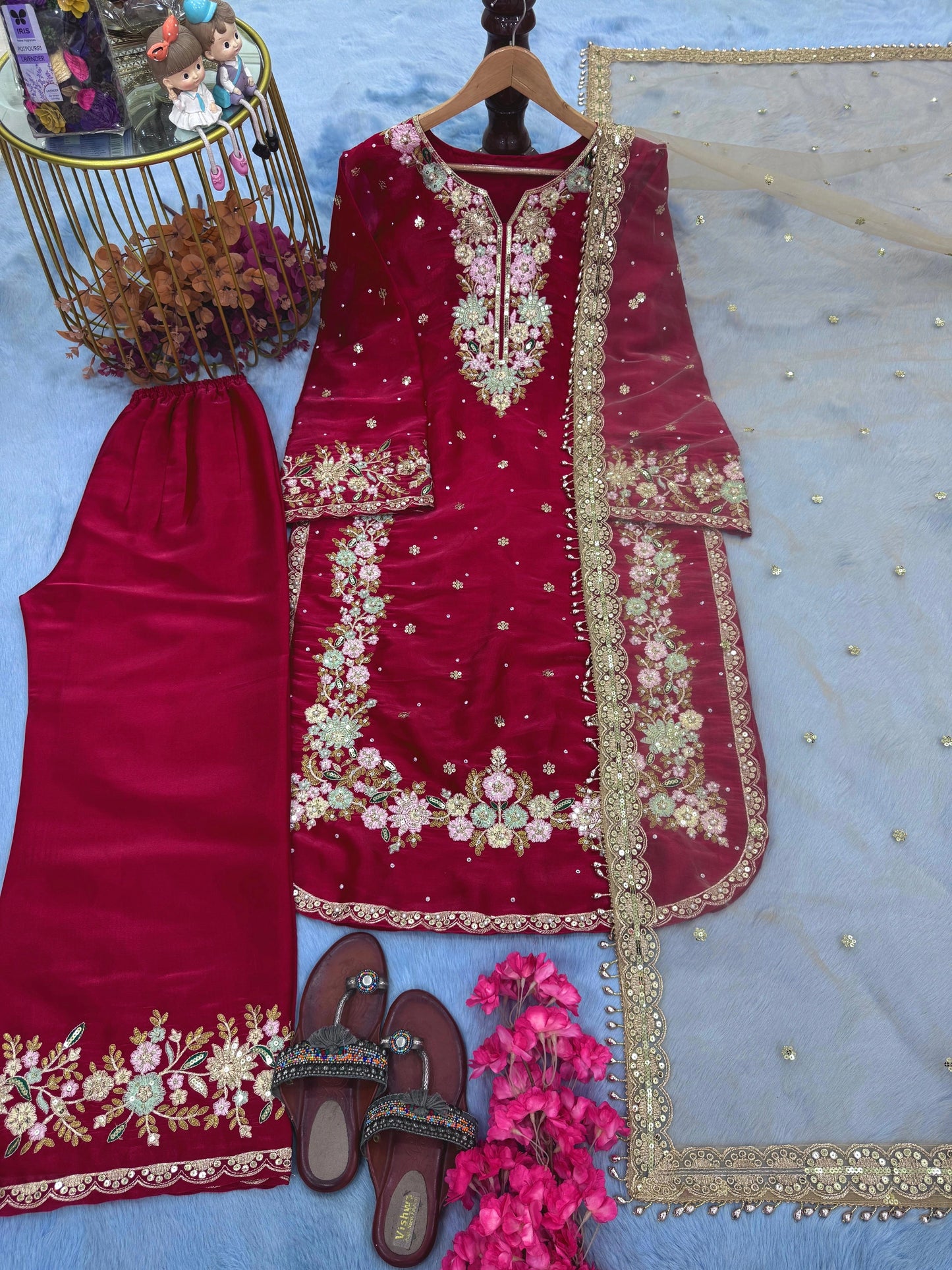 PAKISTANI READYMADE SUITS ONLINE WHOLESALE RATE AT GEELAN FASHION SURAT