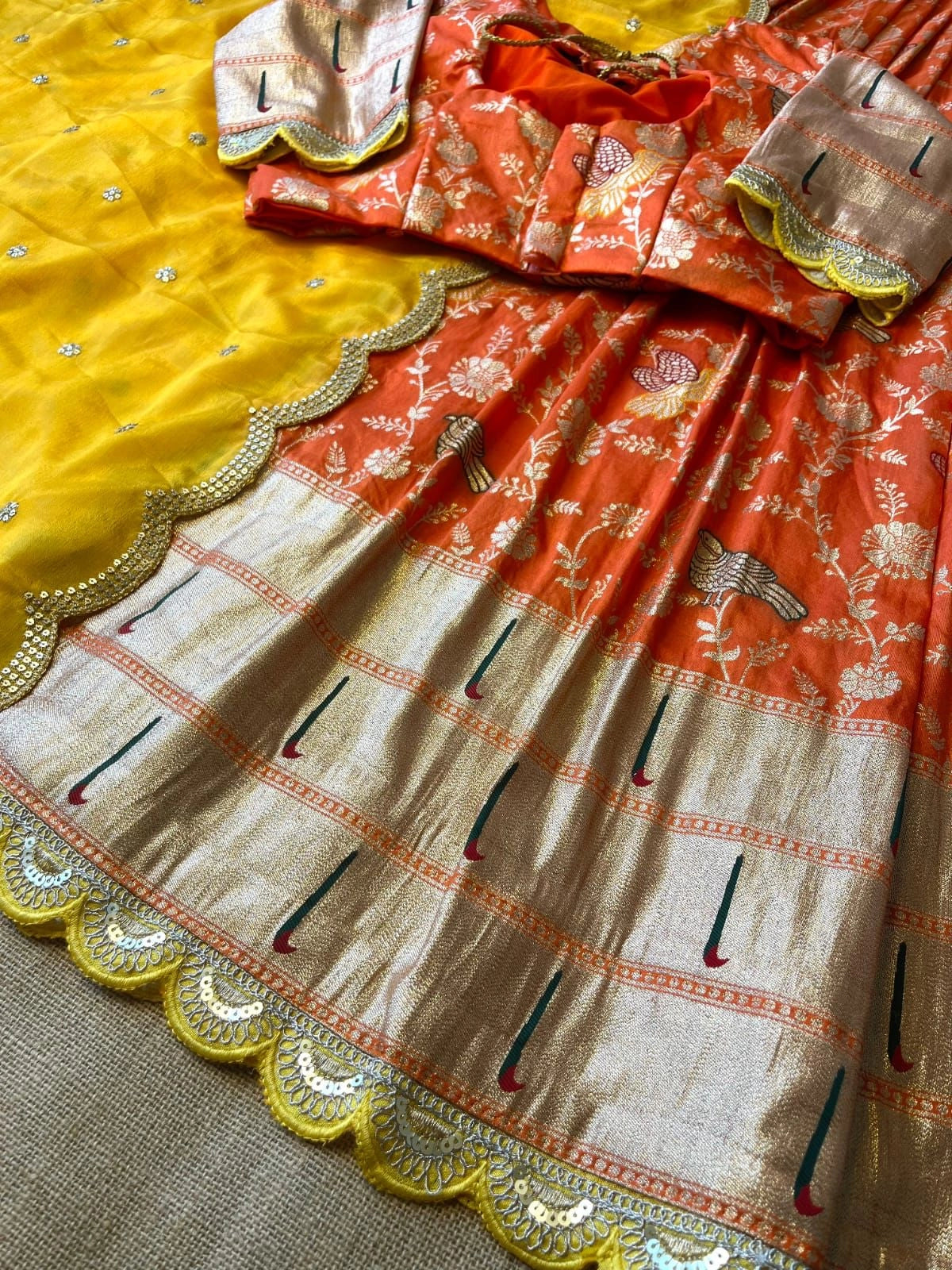 EVERGREEN MUNIYA PAITHANI LEHENGHA