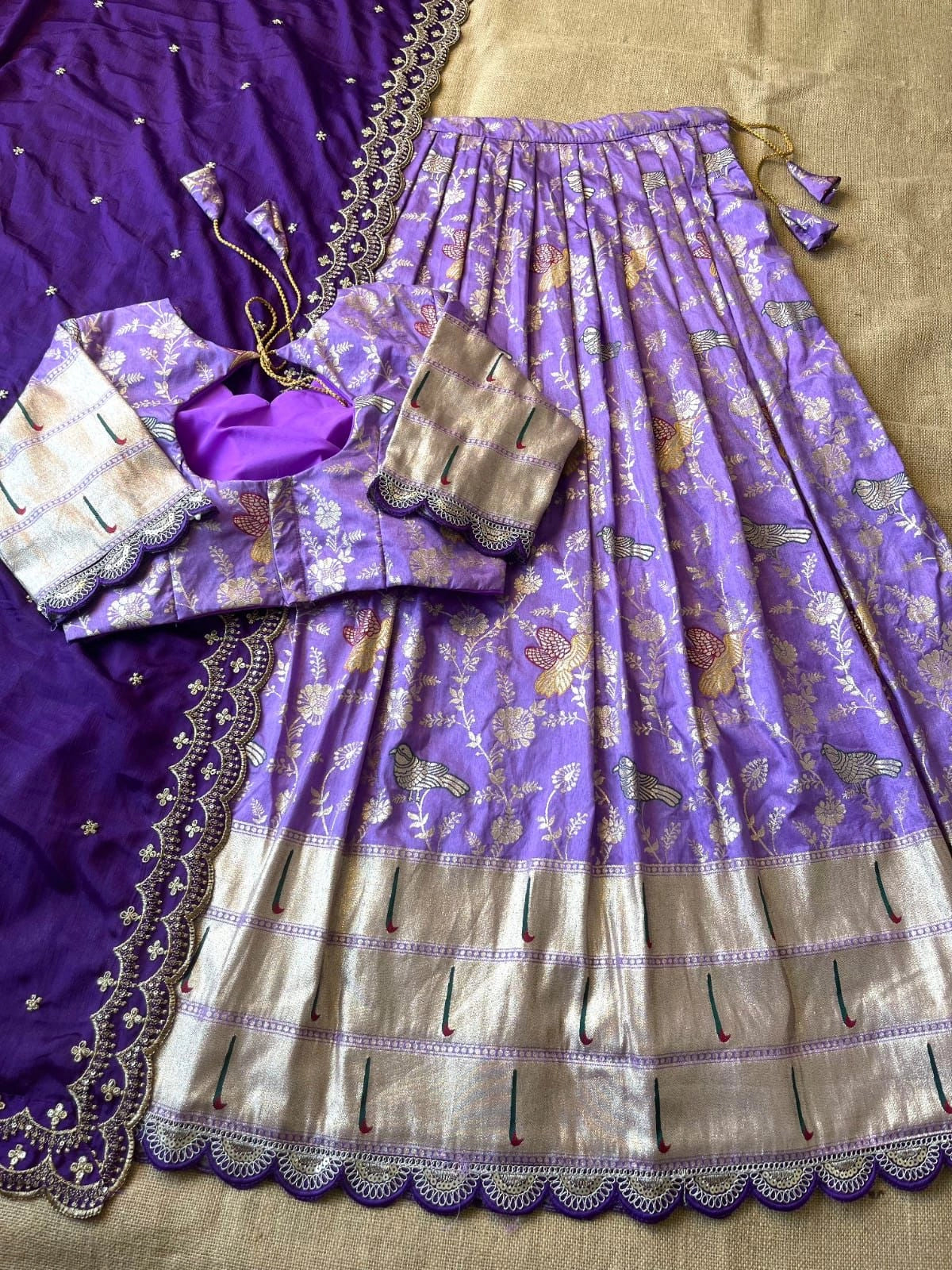 EVERGREEN MUNIYA PAITHANI LEHENGHA