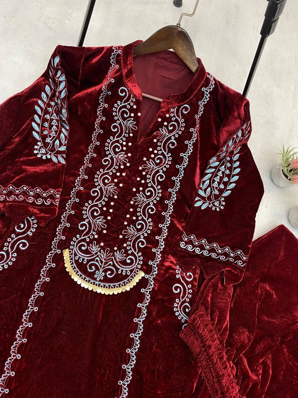 NEW WINTER VELVET READYMADE PARTY WEAR COLLECTION WHOLESALE RATE SURAT