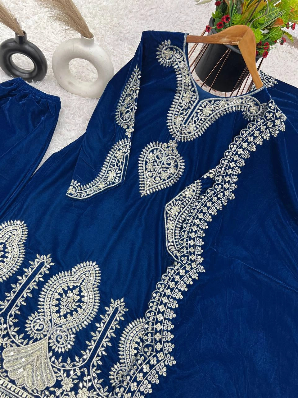 VISCOSE VELVET DESGINER PAKISTANI COLLECTION READYMADE WHOELSALE RATE AT GEELAN FASHION SURAT