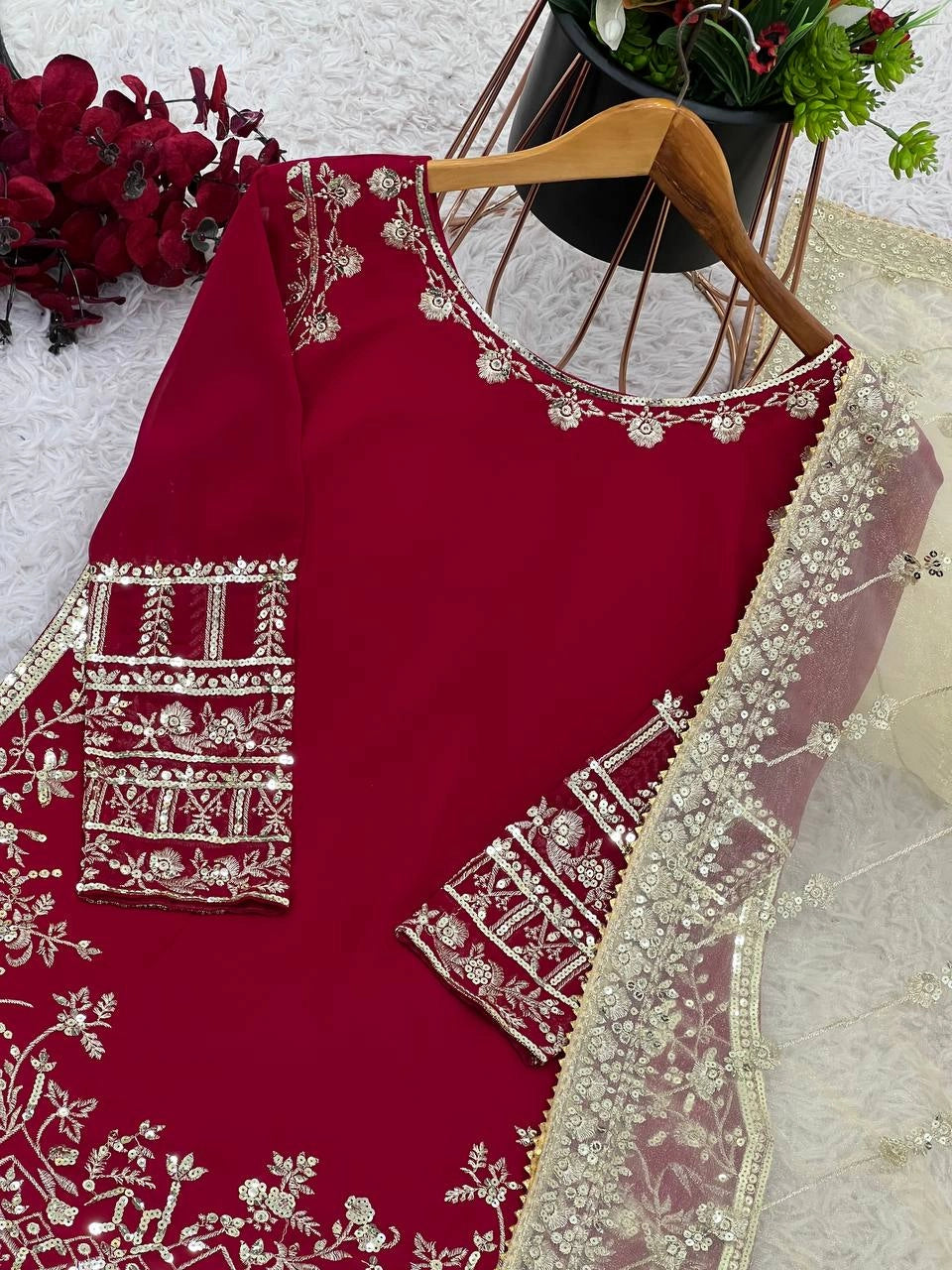 NEW GEORGETTE GARARA COLLECTION READYMADE WHOLESALE RATE AT SURAT GEELAN FASHION