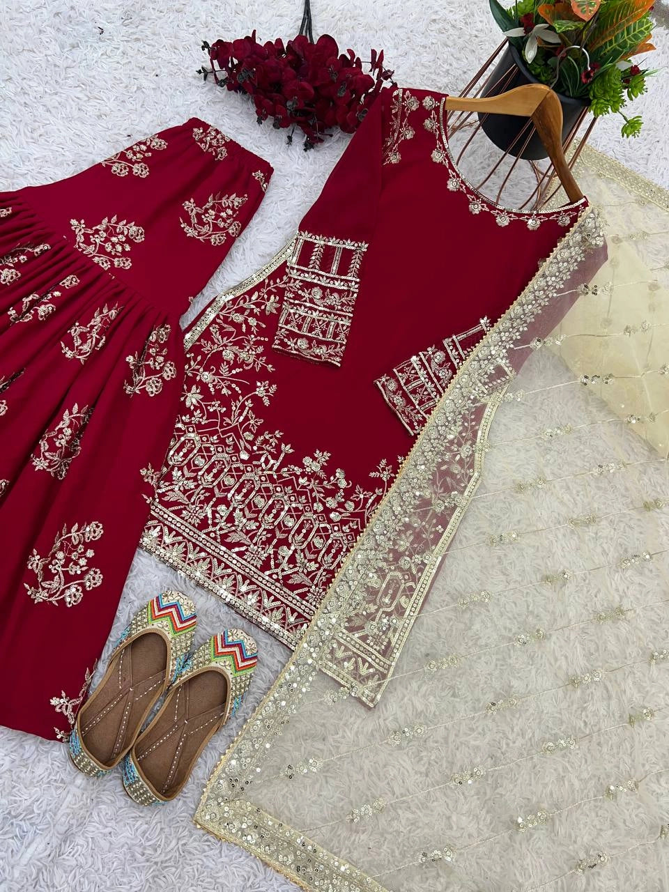 NEW GEORGETTE GARARA COLLECTION READYMADE WHOLESALE RATE AT SURAT GEELAN FASHION