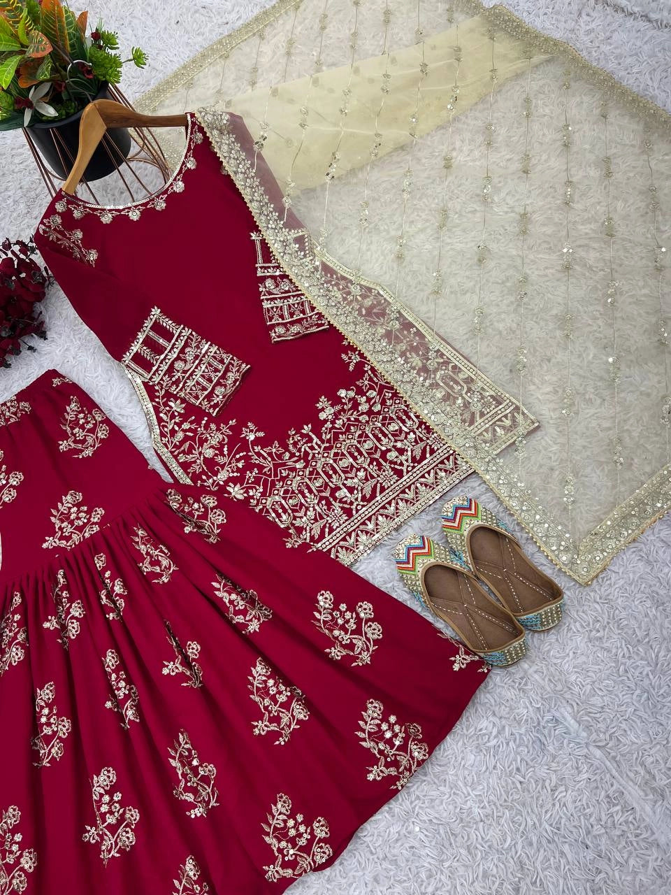 NEW GEORGETTE GARARA COLLECTION READYMADE WHOLESALE RATE AT SURAT GEELAN FASHION