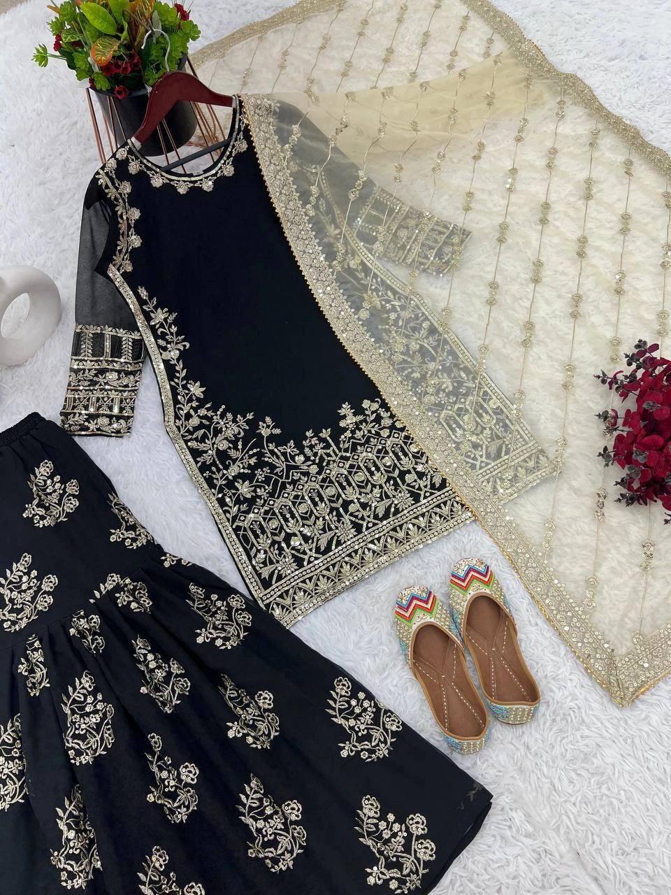 NEW GEORGETTE GARARA COLLECTION READYMADE WHOLESALE RATE AT SURAT GEELAN FASHION