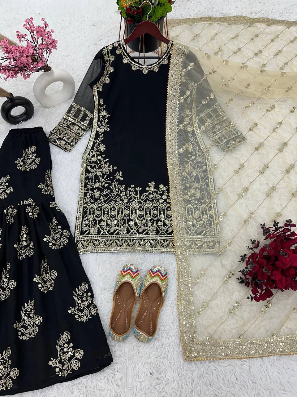 NEW GEORGETTE GARARA COLLECTION READYMADE WHOLESALE RATE AT SURAT GEELAN FASHION