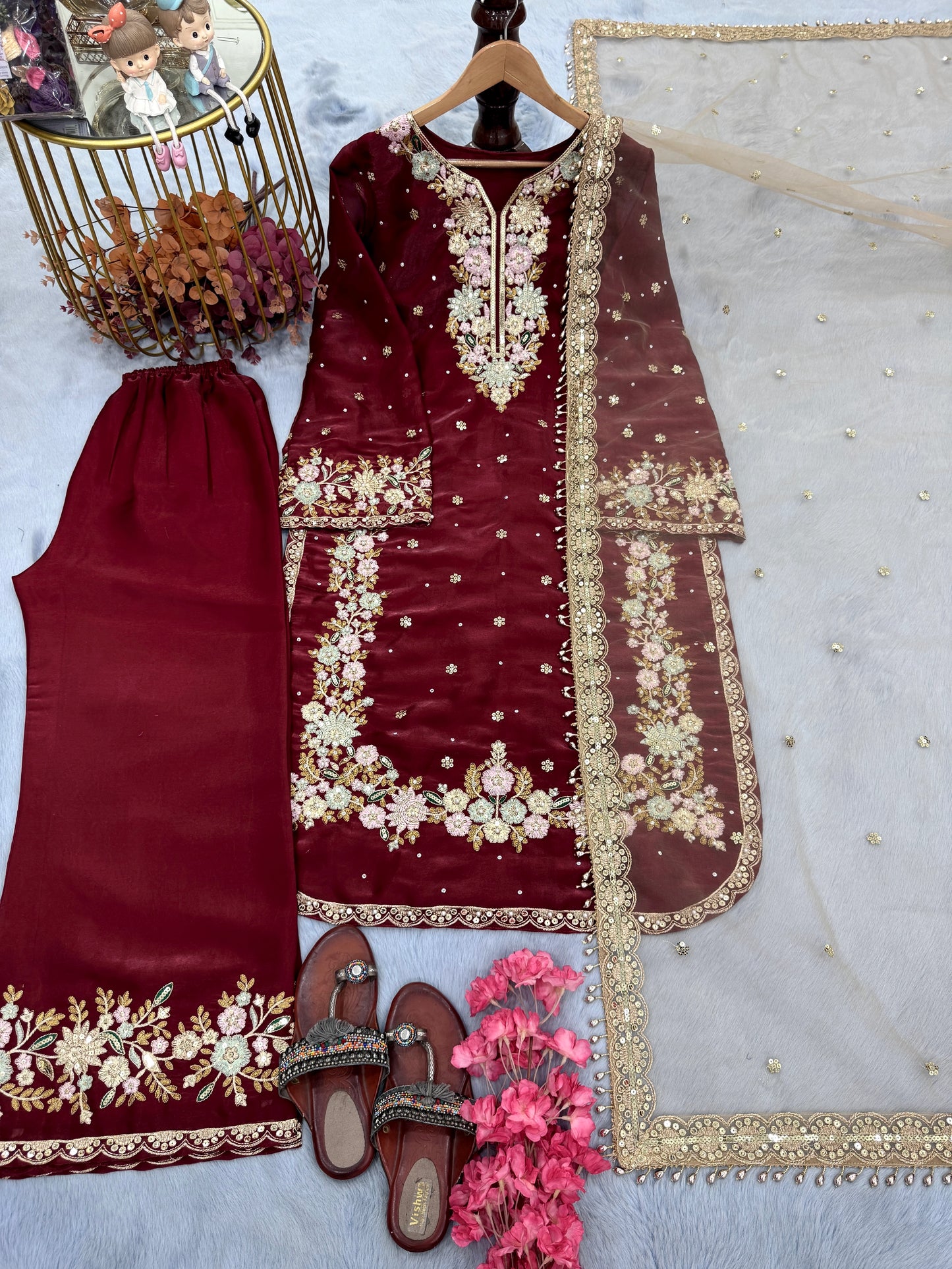PAKISTANI READYMADE SUITS ONLINE WHOLESALE RATE AT GEELAN FASHION SURAT
