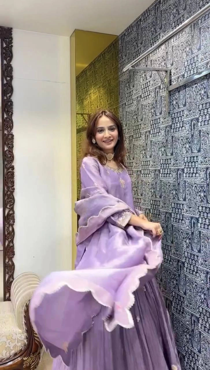 JIMMY CHOO ORGANZA PAKISTANI SUITS WHOLESALE RATE AT GEELAN FASHION SURAT