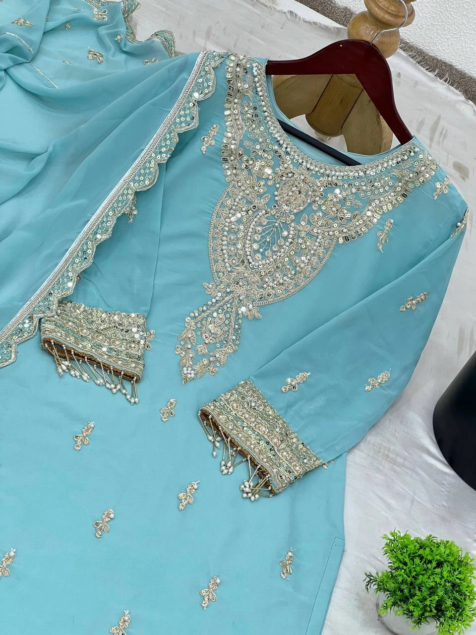 PAKISTANI DESIGNER SUITS WHOLESALE RATE AT GEELAN FASHION SURAT