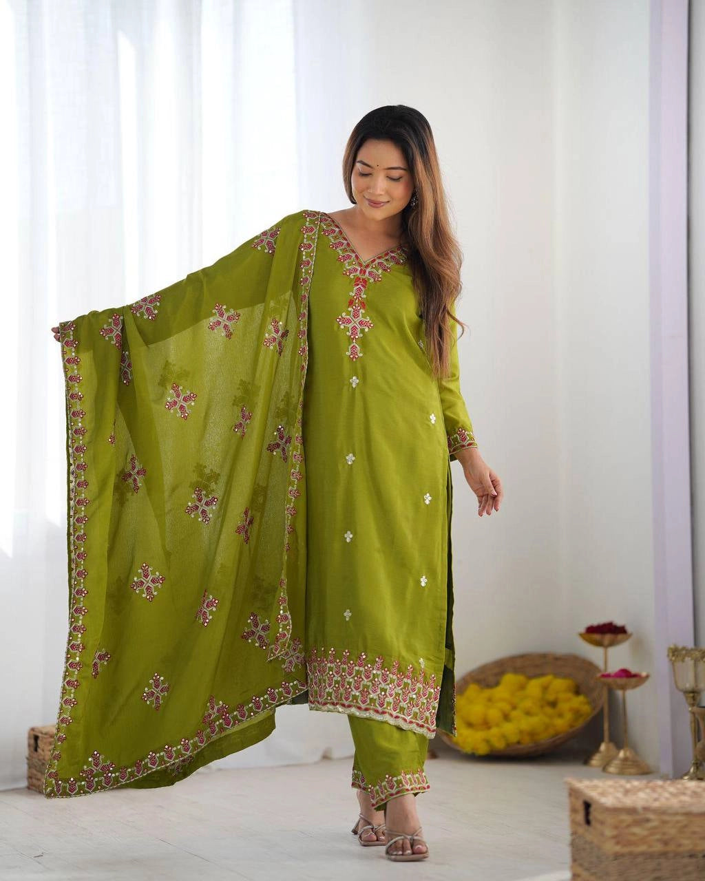 PAKISTANI SHALWAR SUITS WHOLESALE RATE AT GEELAN FASHION SURAT