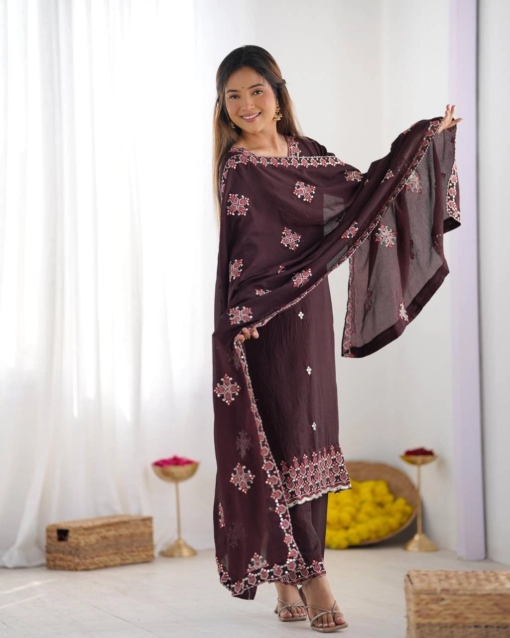 PAKISTANI SHALWAR SUITS WHOLESALE RATE AT GEELAN FASHION SURAT