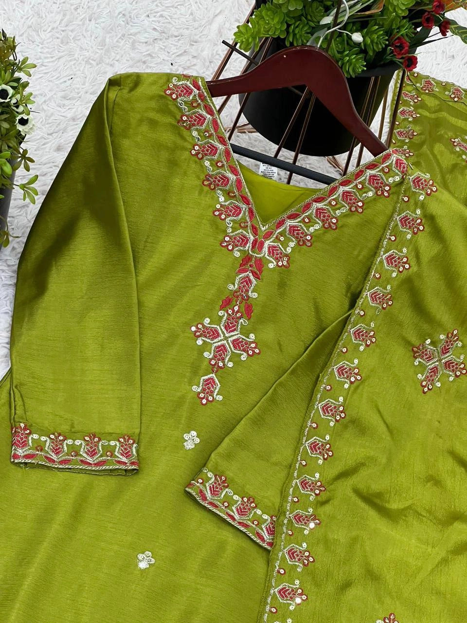 PAKISTANI SHALWAR SUITS WHOLESALE RATE AT GEELAN FASHION SURAT