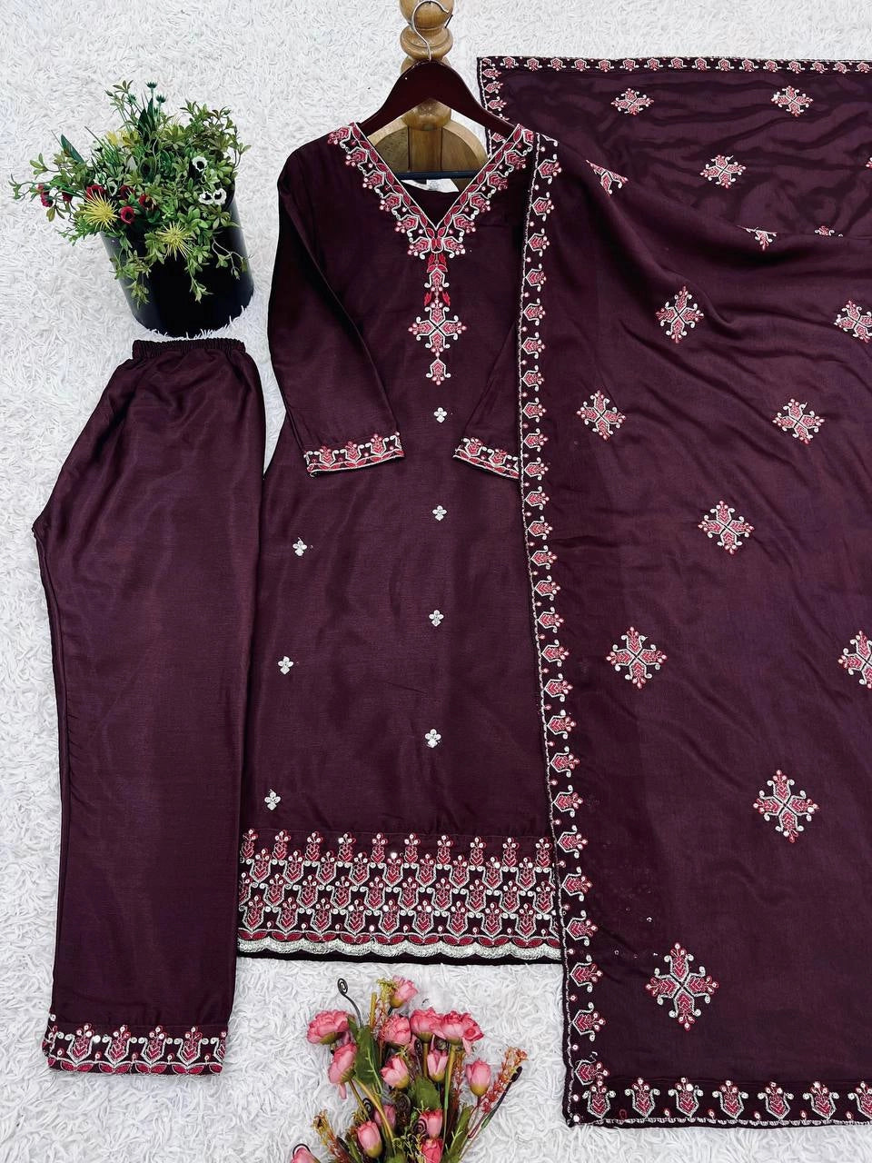 PAKISTANI SHALWAR SUITS WHOLESALE RATE AT GEELAN FASHION SURAT
