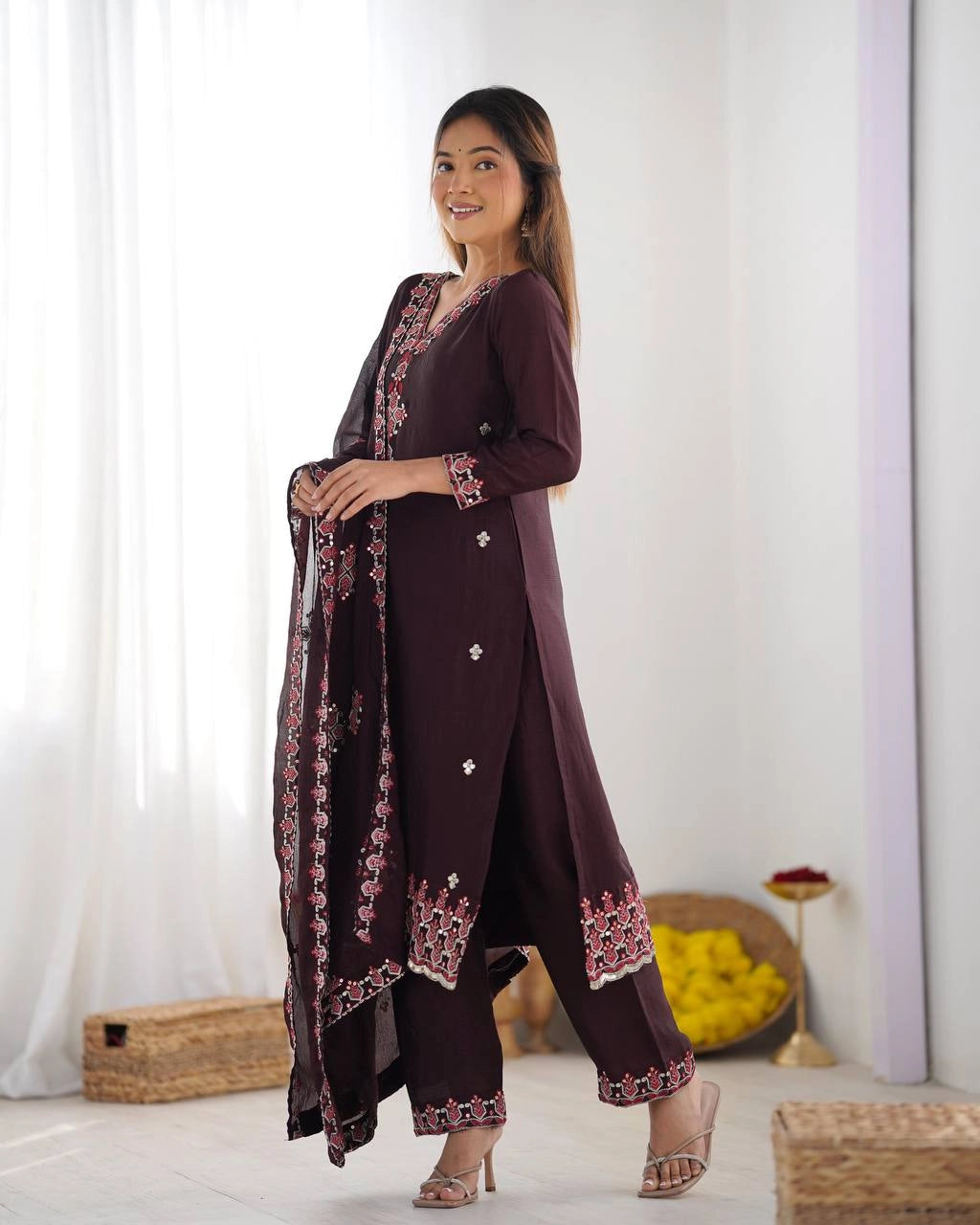 PAKISTANI SHALWAR SUITS WHOLESALE RATE AT GEELAN FASHION SURAT