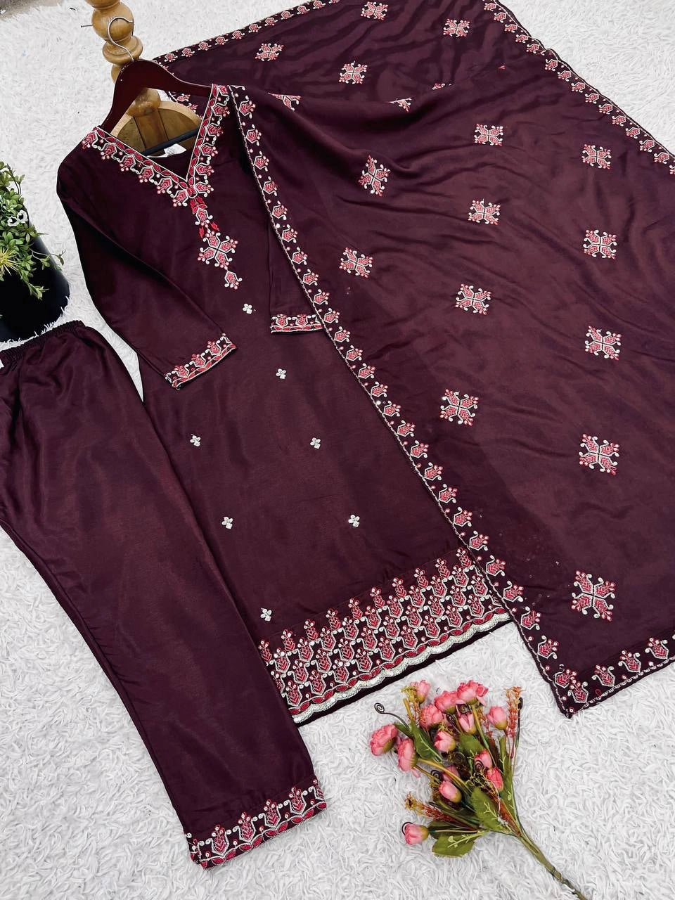 PAKISTANI SHALWAR SUITS WHOLESALE RATE AT GEELAN FASHION SURAT