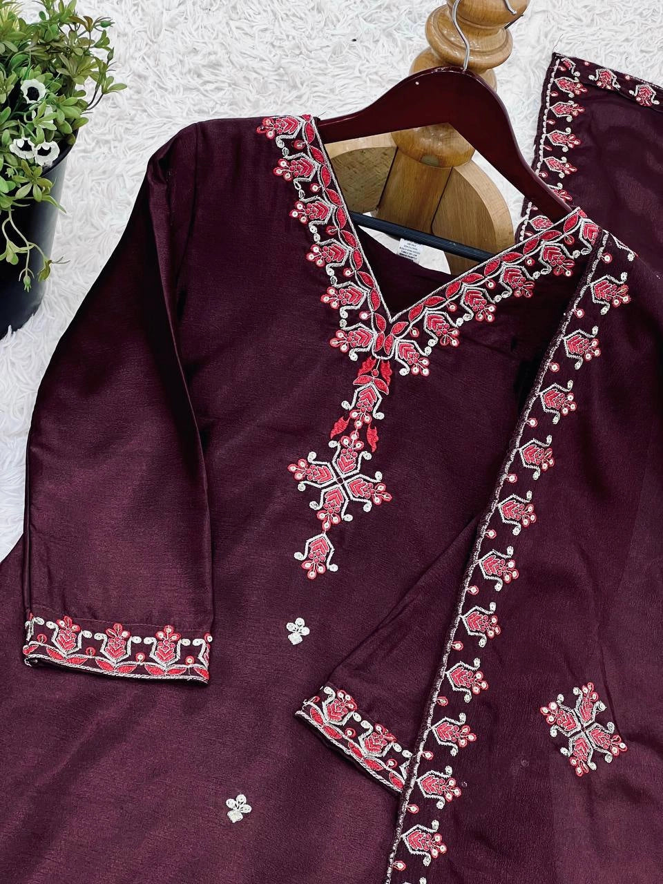 PAKISTANI SHALWAR SUITS WHOLESALE RATE AT GEELAN FASHION SURAT