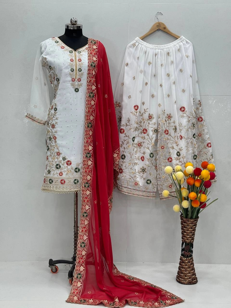 PAKISTANI DESIGNER SUITS WHOLESALE RATE AT GEELAN FASHION SURAT