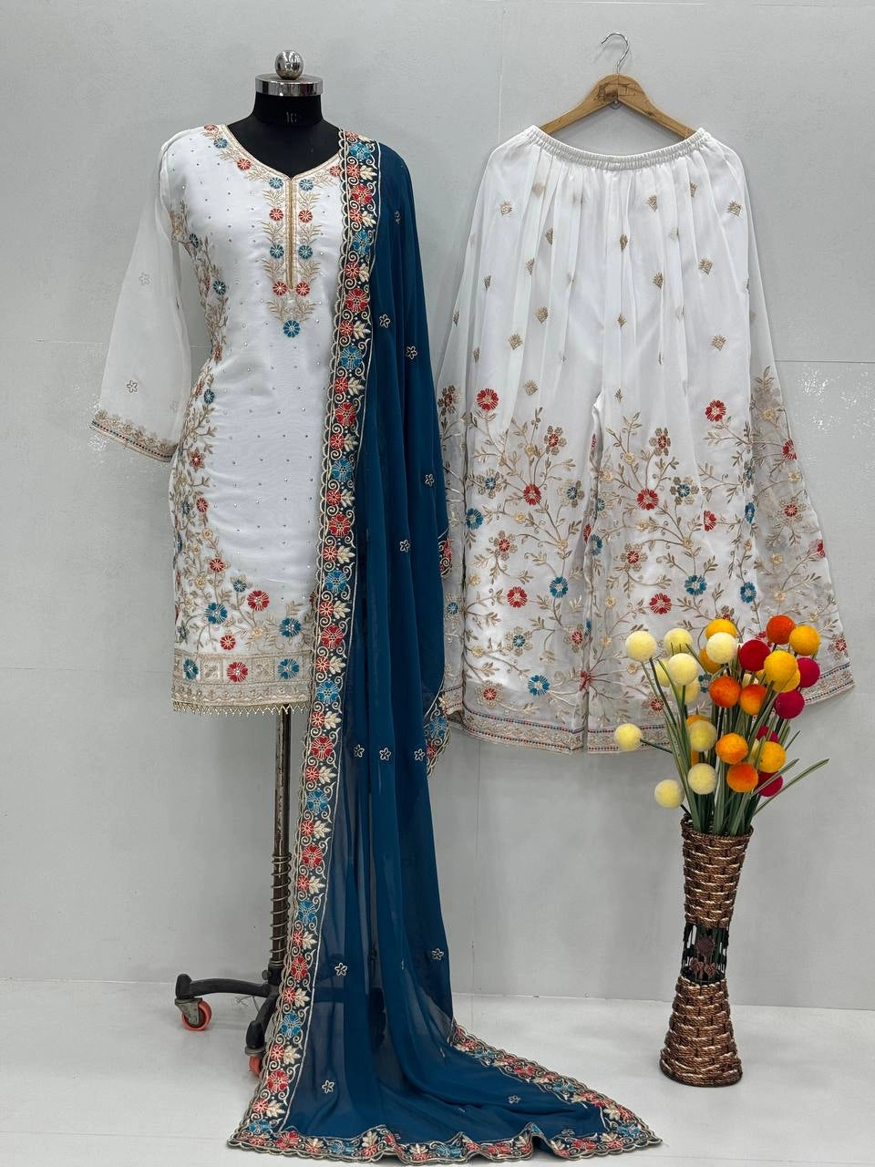 PAKISTANI DESIGNER SUITS WHOLESALE RATE AT GEELAN FASHION SURAT