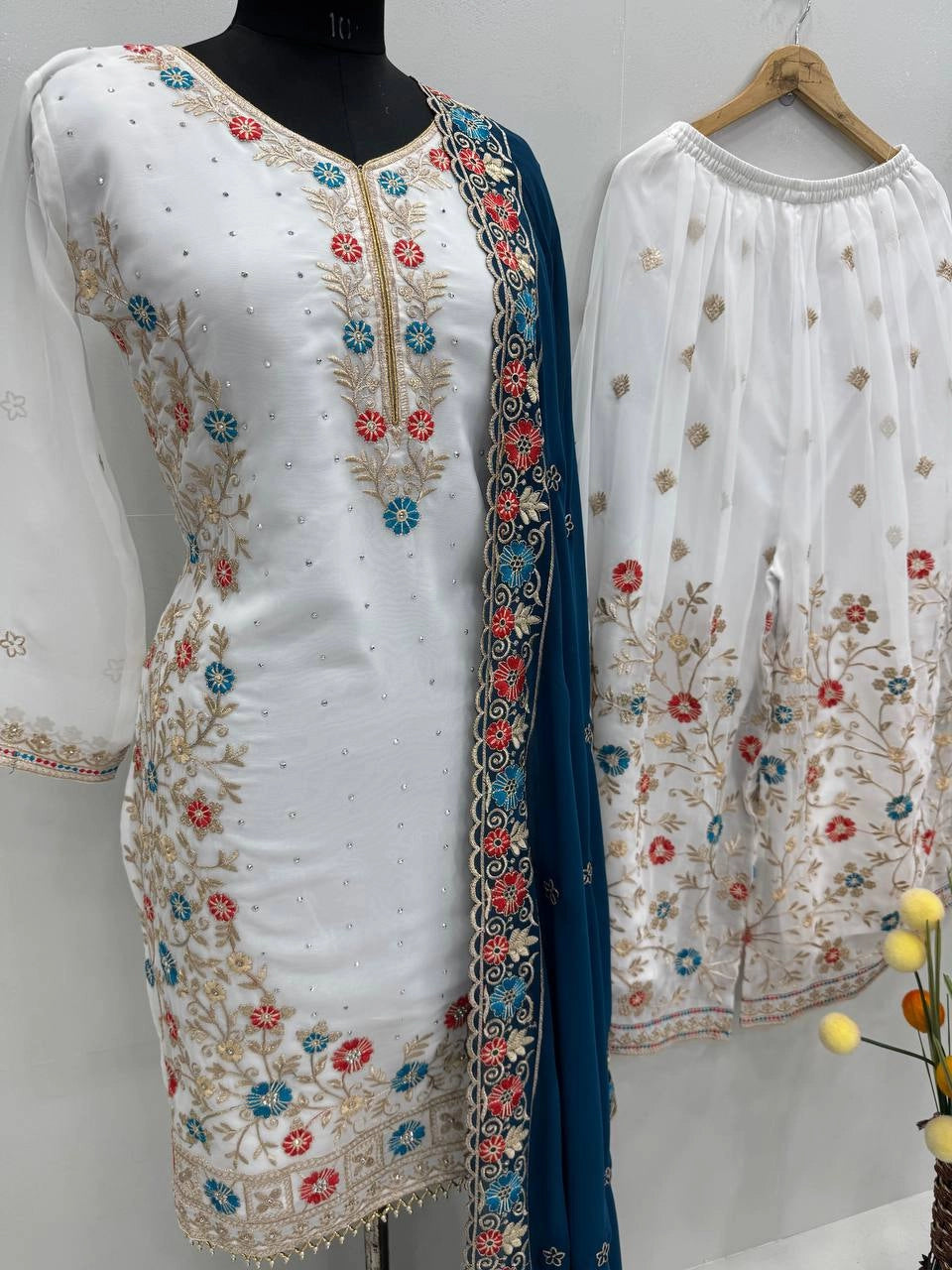 PAKISTANI DESIGNER SUITS WHOLESALE RATE AT GEELAN FASHION SURAT