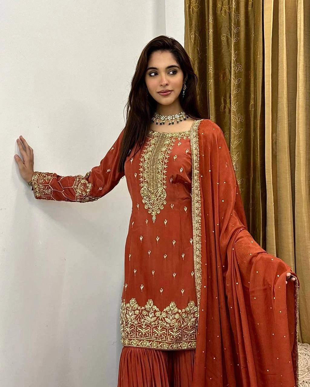 BUY PAKISTANI SUITS WHOLESALE RATE AT GEELAN FASHION SURAT