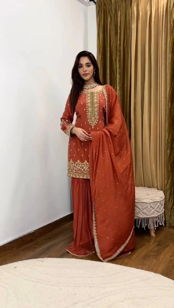 BUY PAKISTANI SUITS WHOLESALE RATE AT GEELAN FASHION SURAT