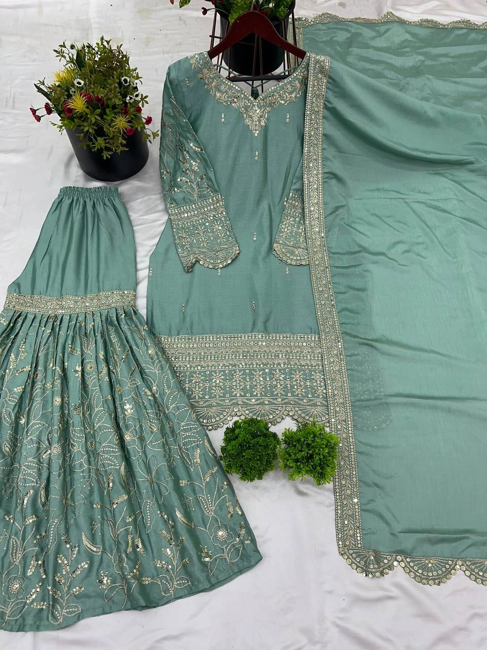 PAKISTANI SALWAR KAMEEZ WHOLESALE RATE AT GEELAN FASHION SURAT