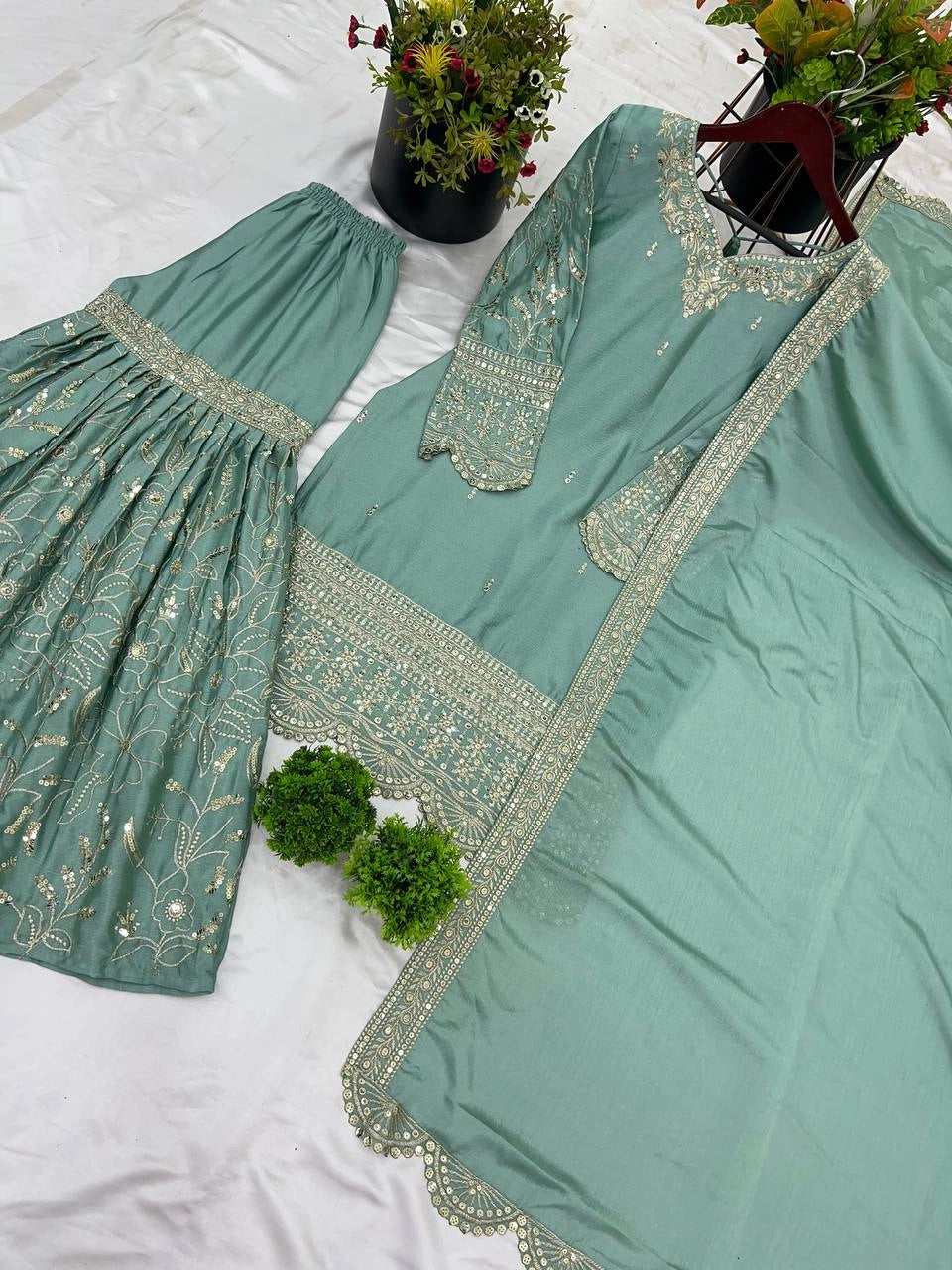 PAKISTANI SALWAR KAMEEZ WHOLESALE RATE AT GEELAN FASHION SURAT