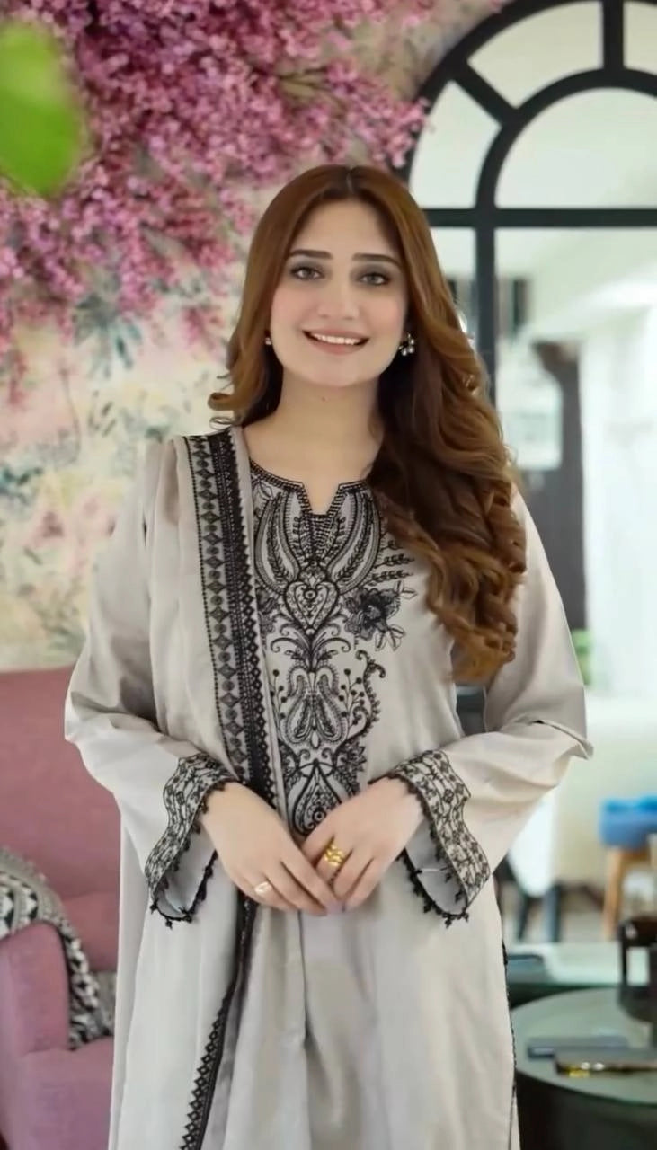 LATEST PAKISTANI SUITS