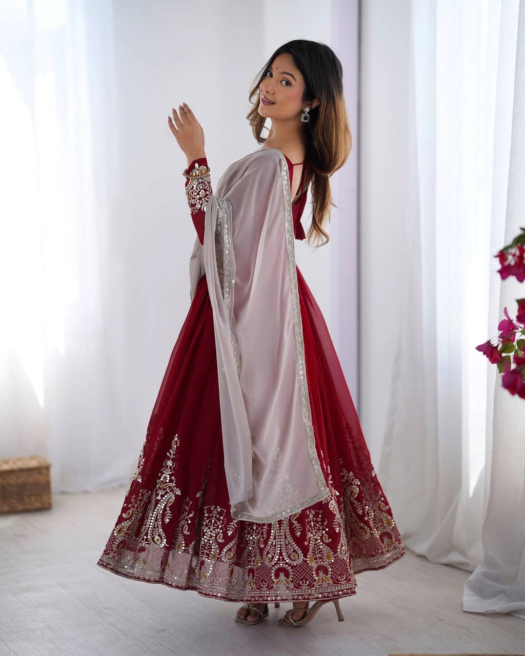 PARTY WEAR PAKISTANI SUITS