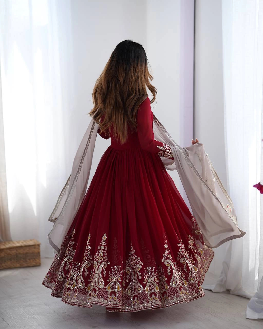 PARTY WEAR PAKISTANI SUITS