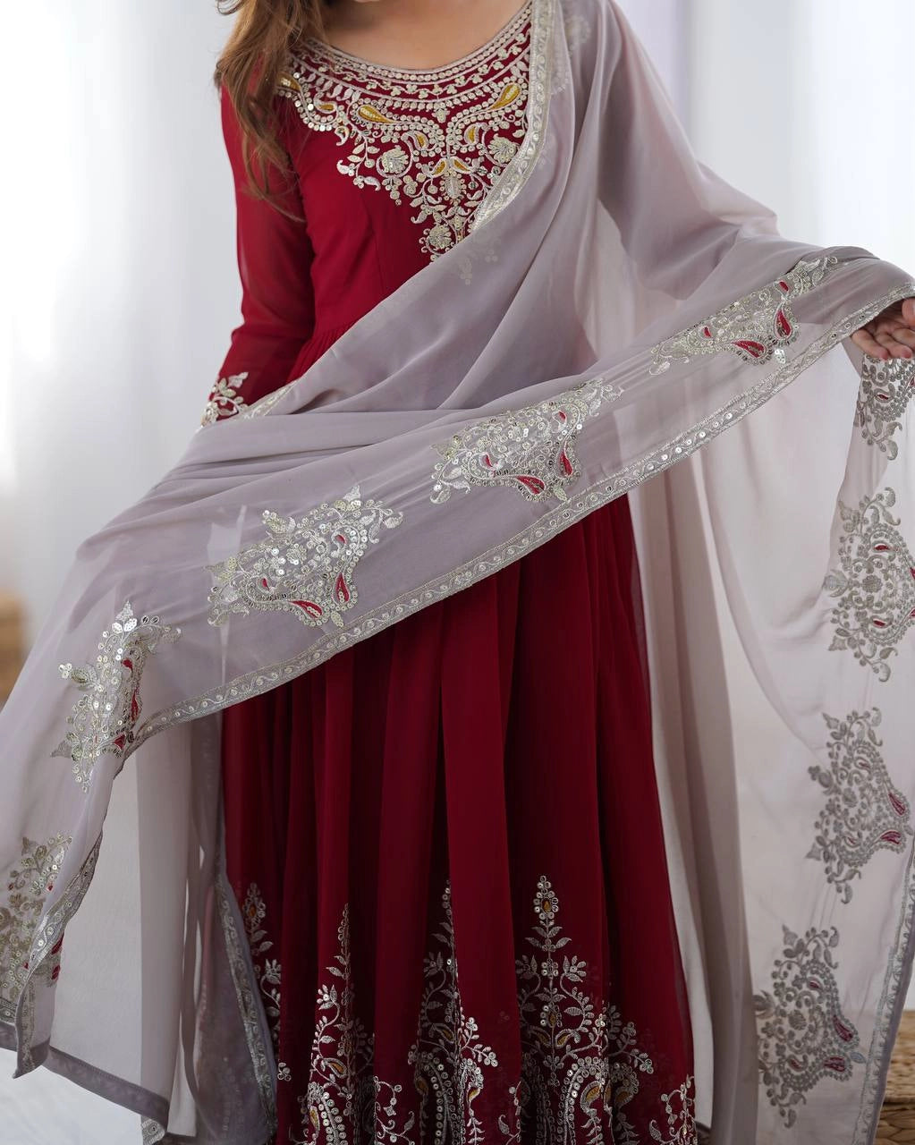 PARTY WEAR PAKISTANI SUITS