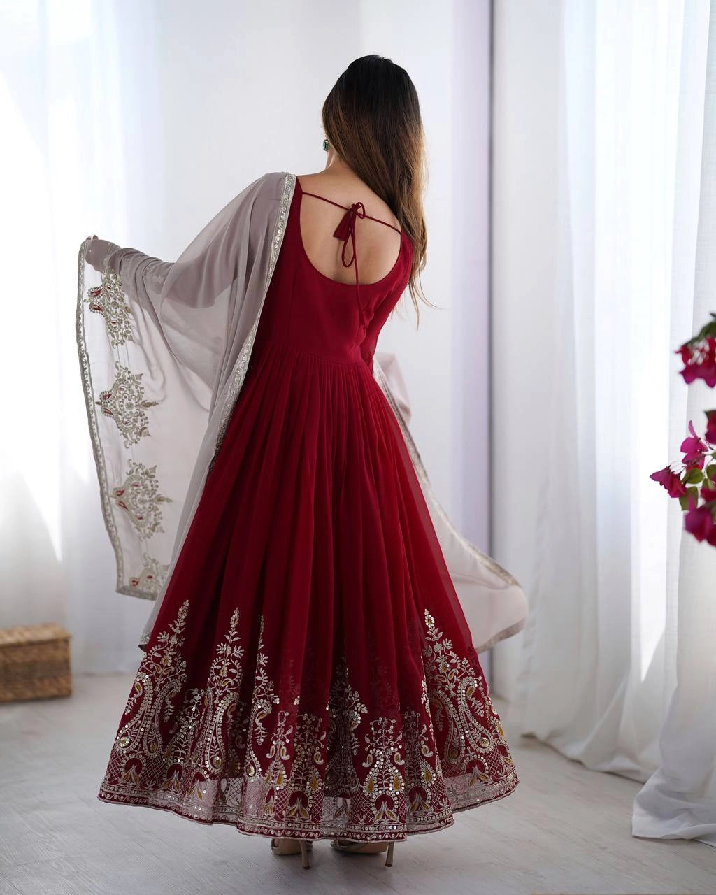 PARTY WEAR PAKISTANI SUITS
