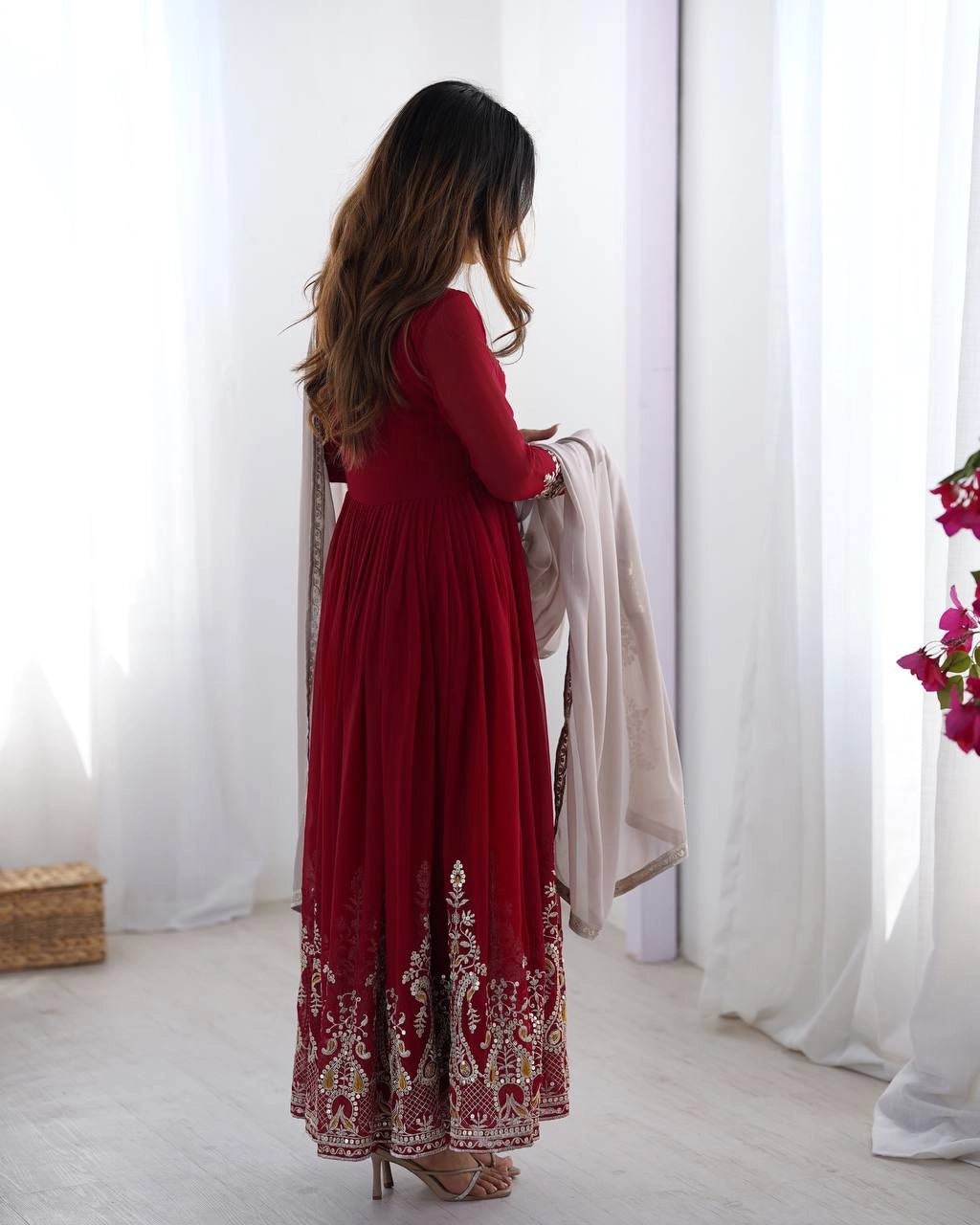 PARTY WEAR PAKISTANI SUITS
