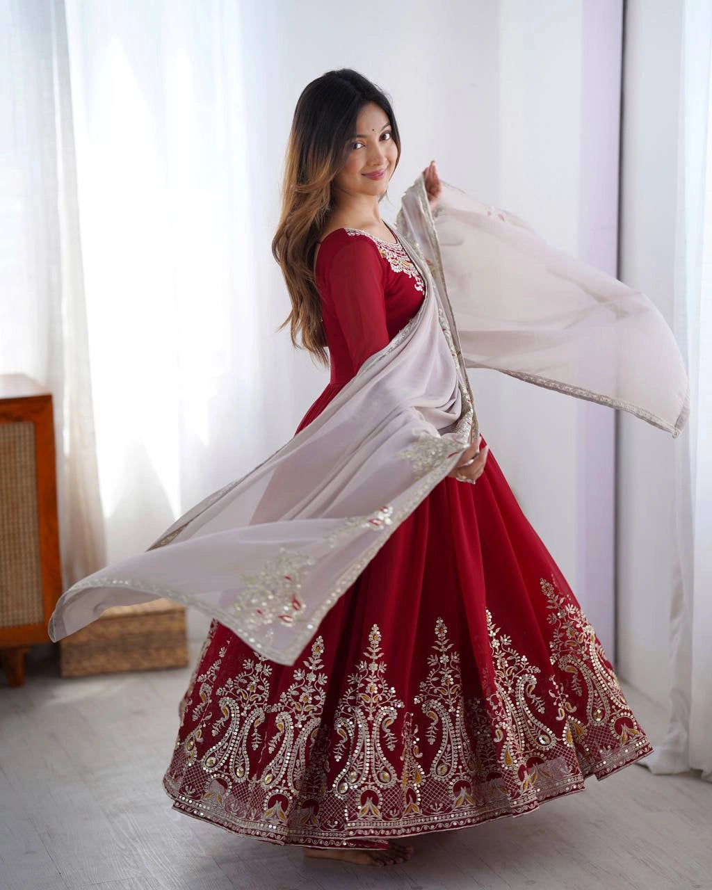 PARTY WEAR PAKISTANI SUITS