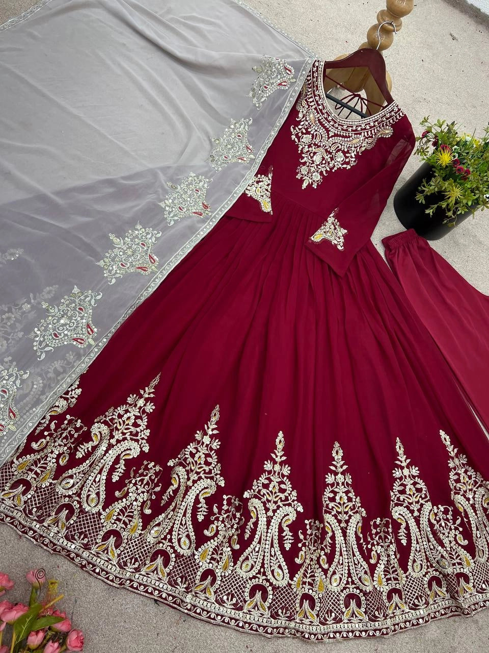 PARTY WEAR PAKISTANI SUITS