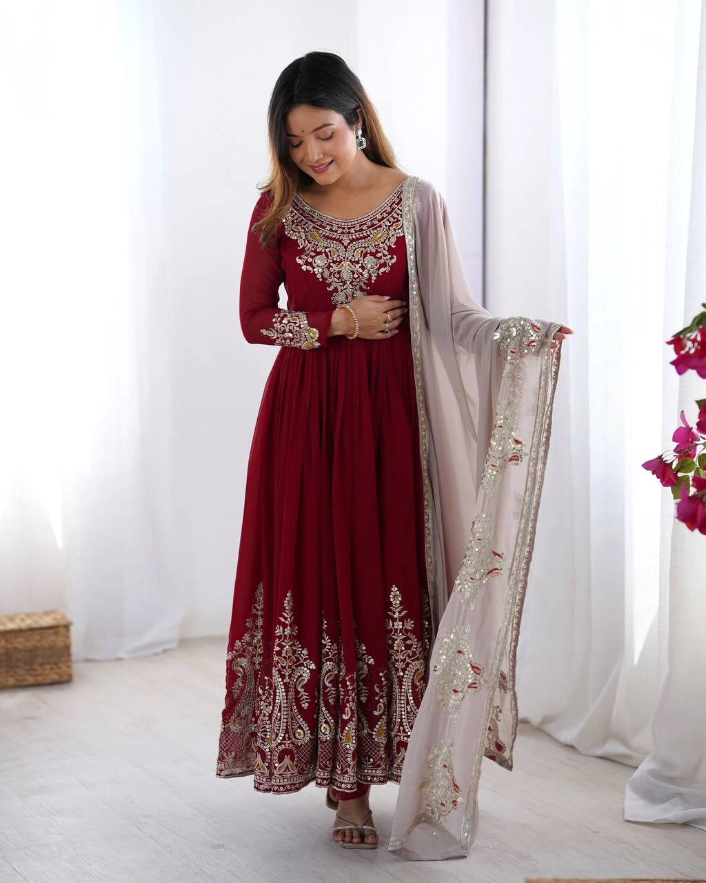 PARTY WEAR PAKISTANI SUITS