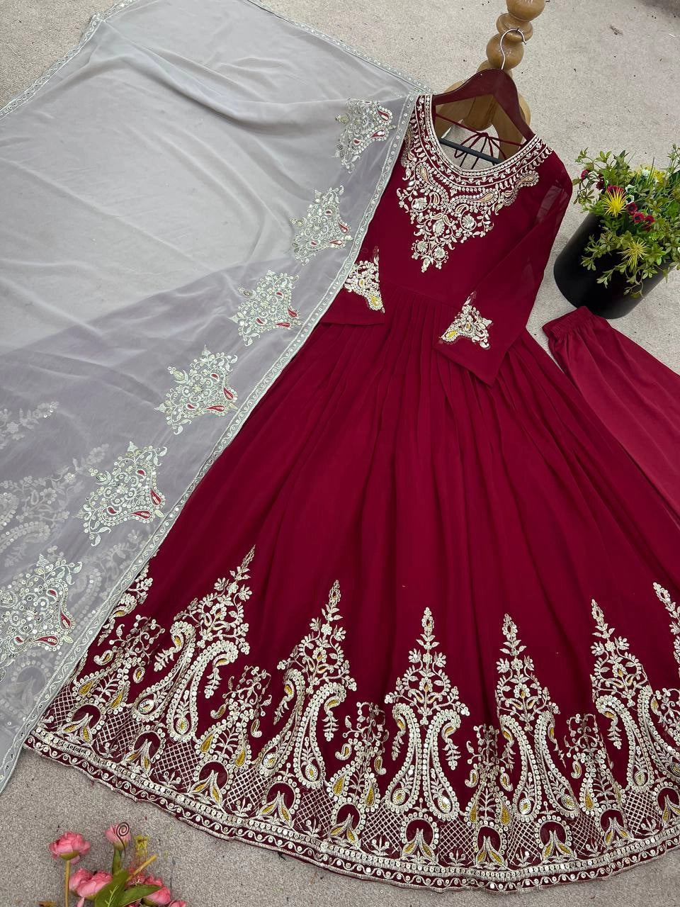 PARTY WEAR PAKISTANI SUITS