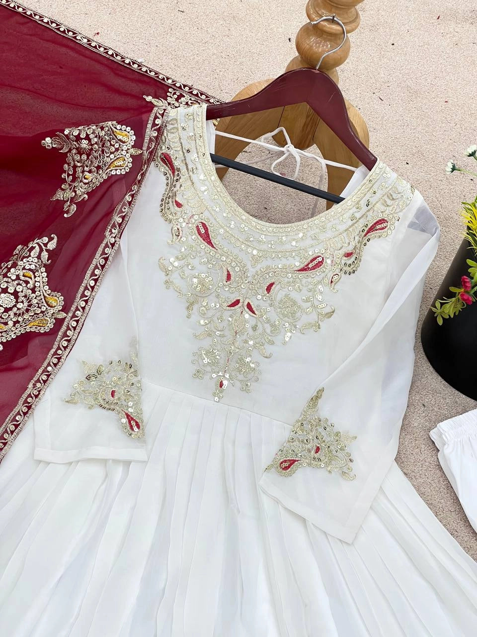 PARTY WEAR PAKISTANI SUITS