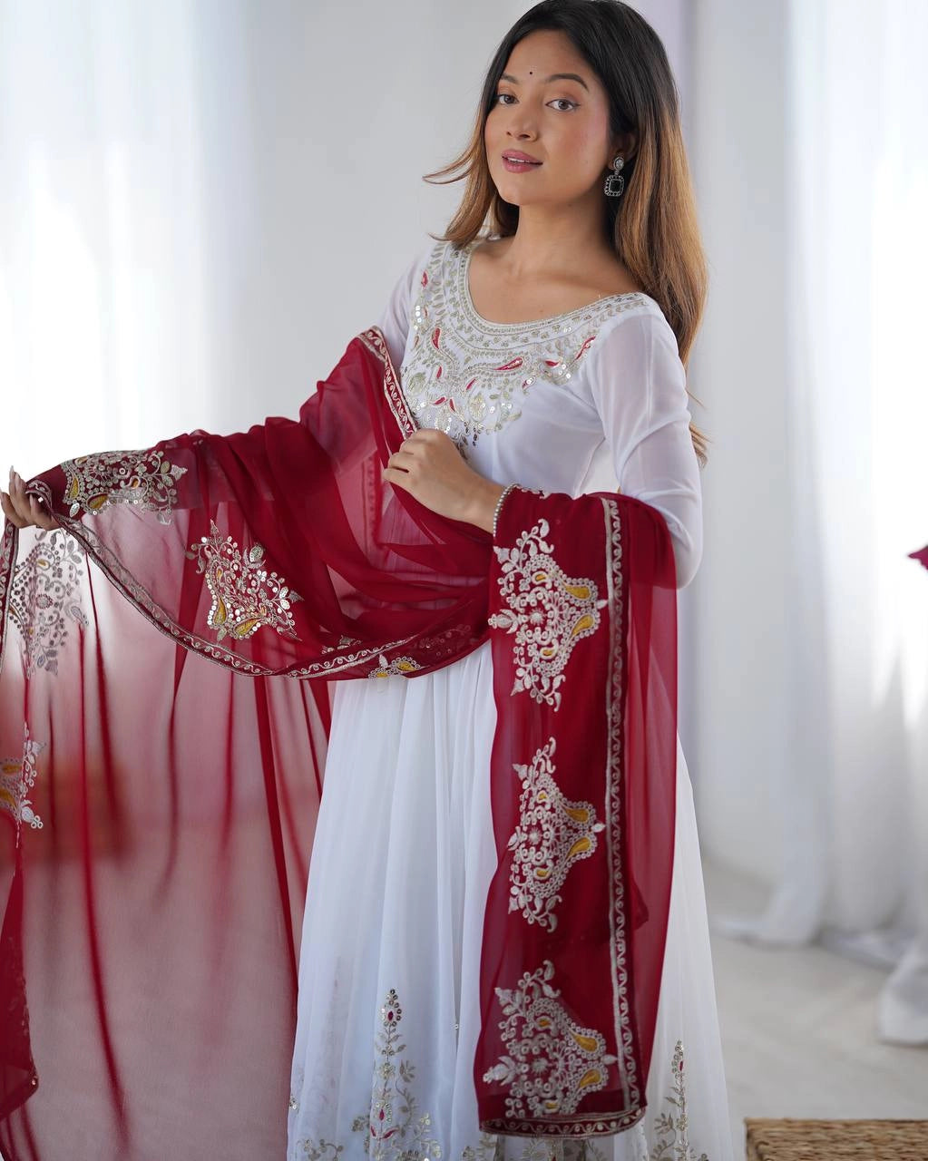 PARTY WEAR PAKISTANI SUITS