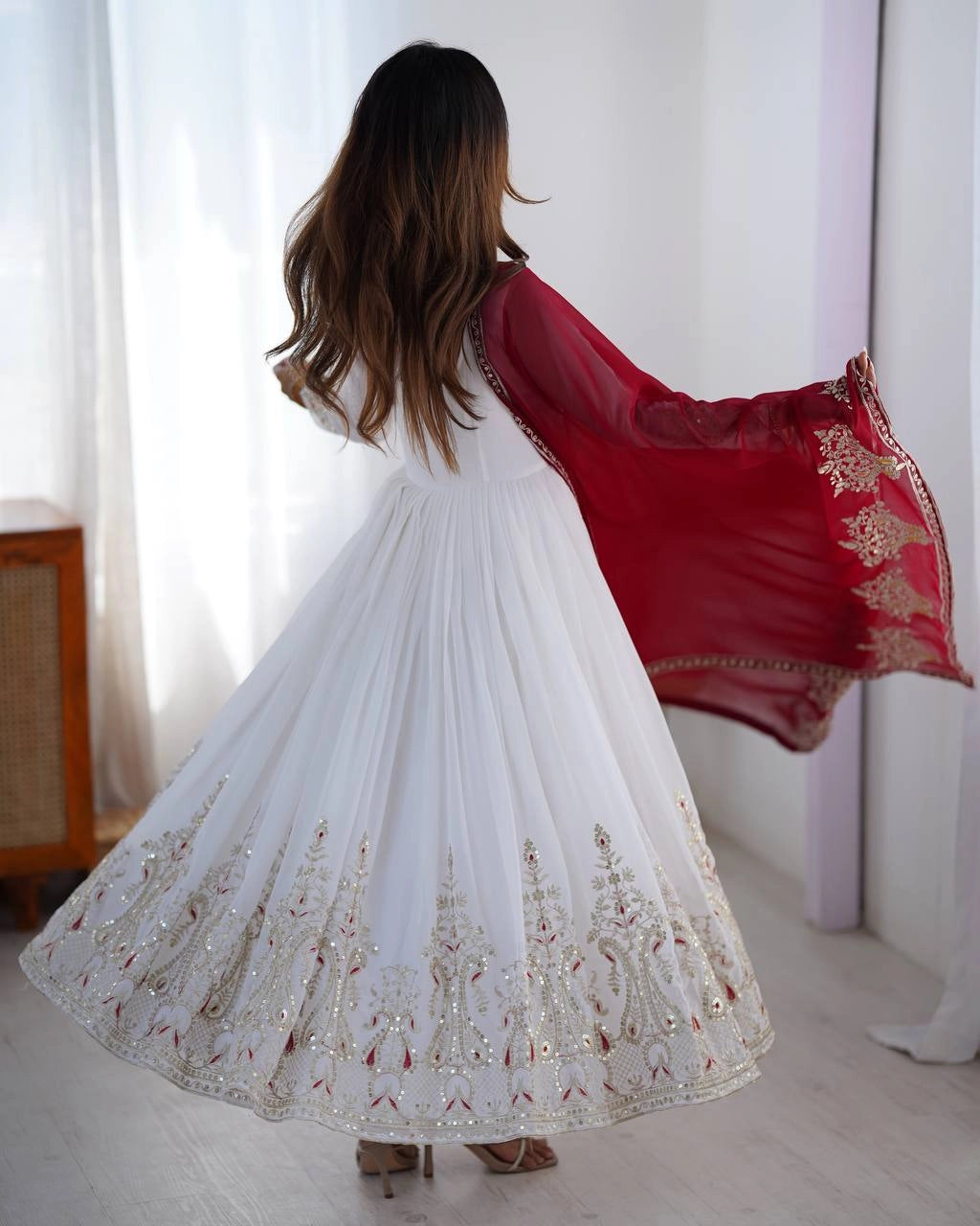 PARTY WEAR PAKISTANI SUITS