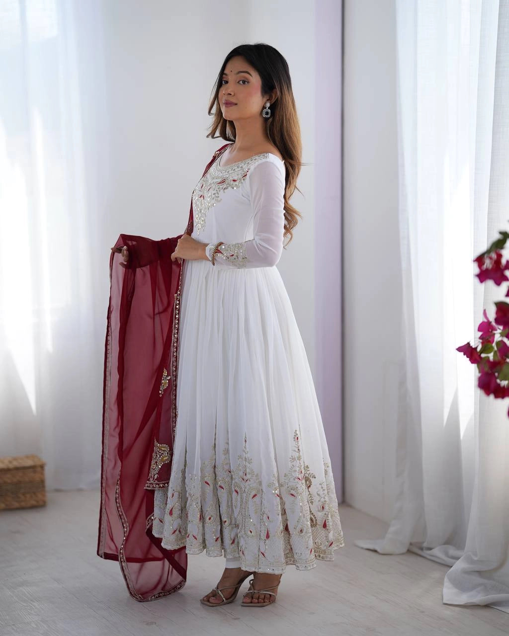 PARTY WEAR PAKISTANI SUITS