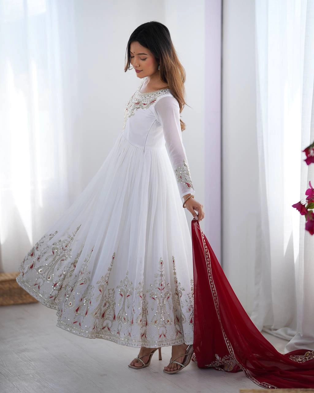 PARTY WEAR PAKISTANI SUITS