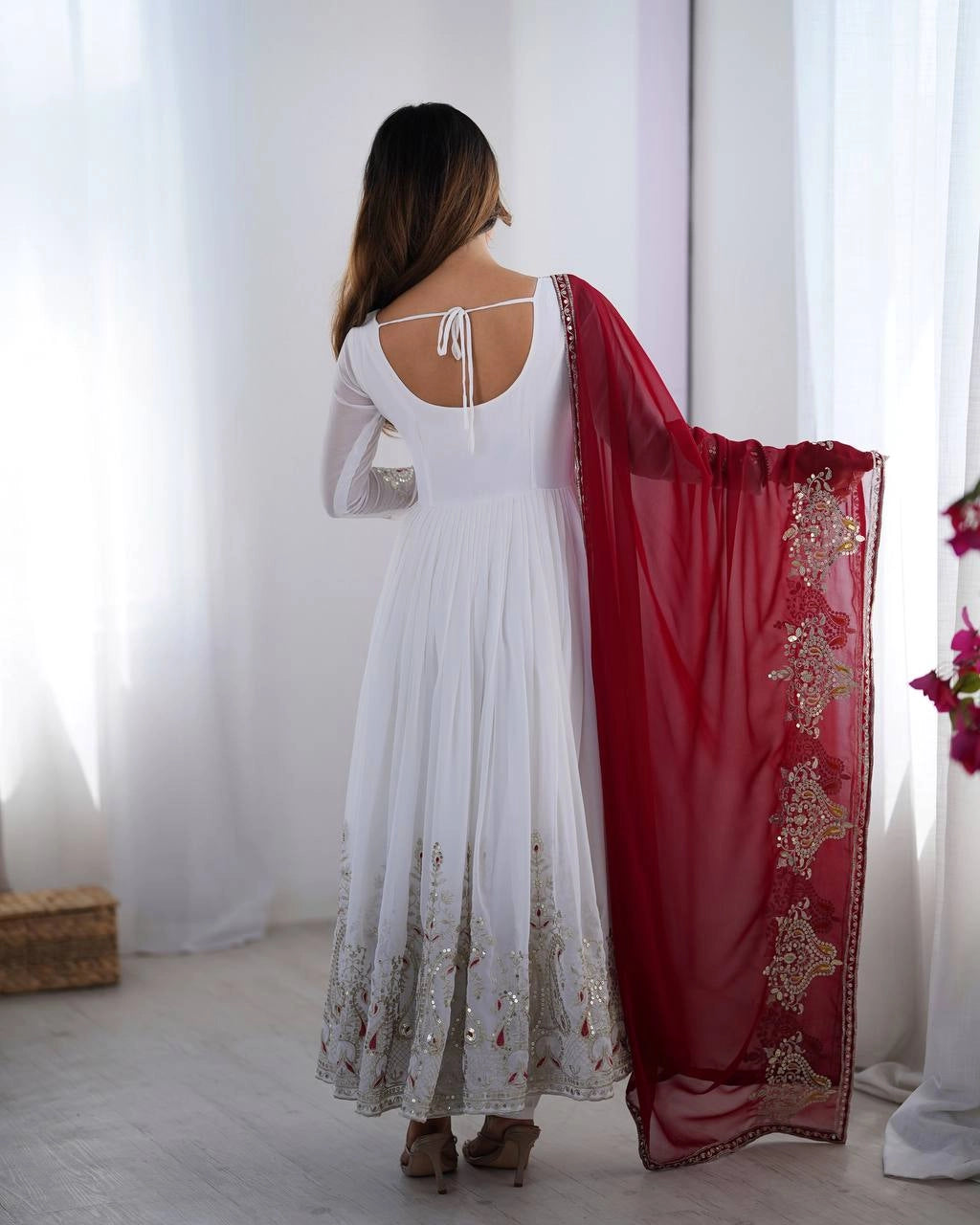 PARTY WEAR PAKISTANI SUITS