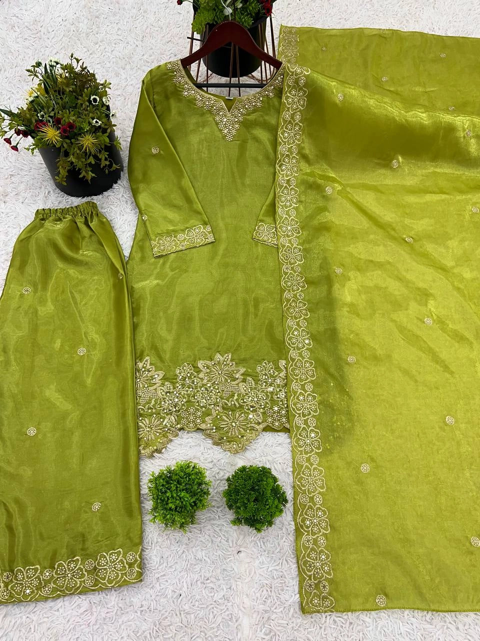 PAKISTANI DESIGNER SUITS WHOLESALE DEALER SURAT GEELAN FASHION