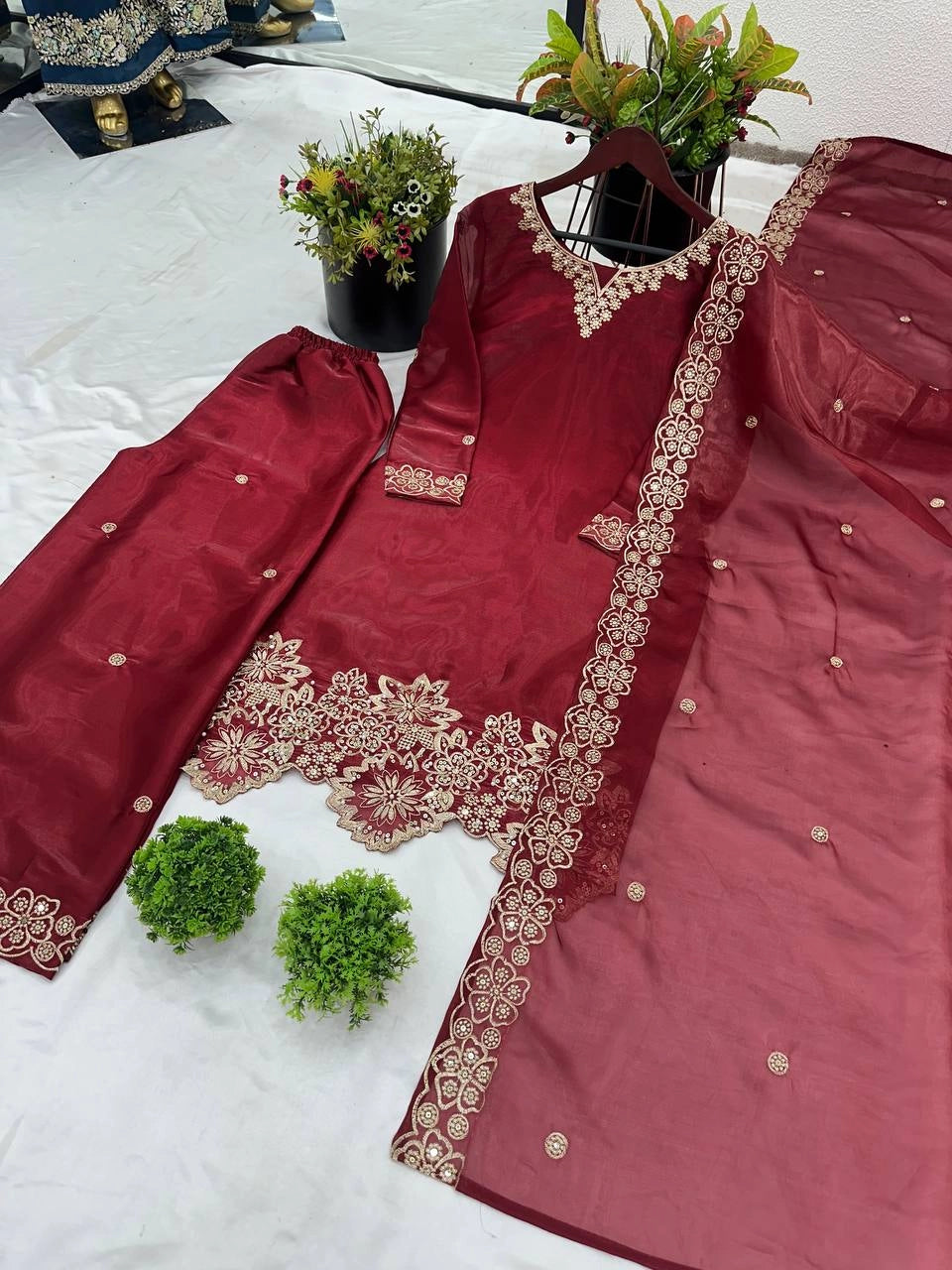 PAKISTANI DESIGNER SUITS WHOLESALE DEALER SURAT GEELAN FASHION