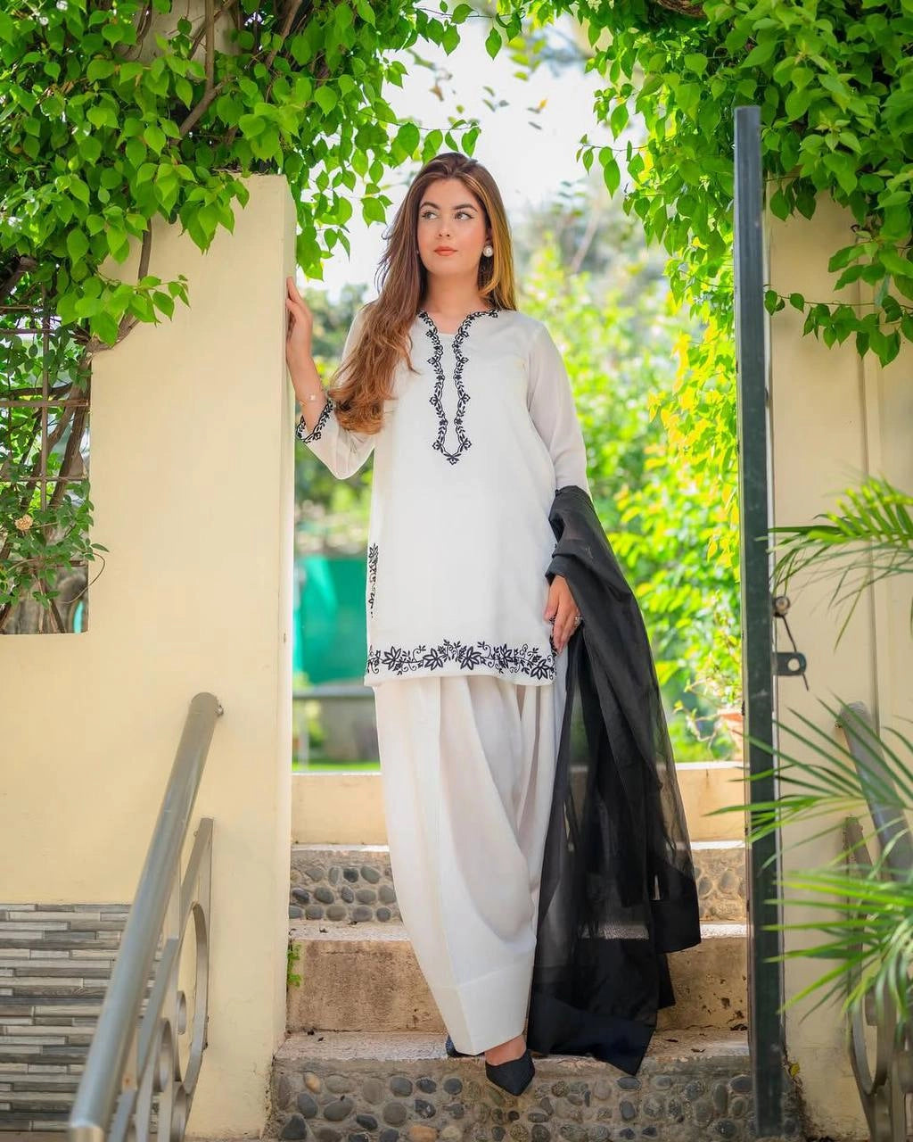 PAKISTANI DESIGNER SUITS WHOLESALE