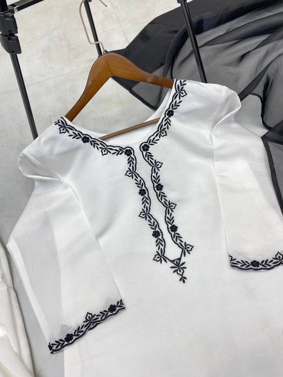 PAKISTANI DESIGNER SUITS WHOLESALE