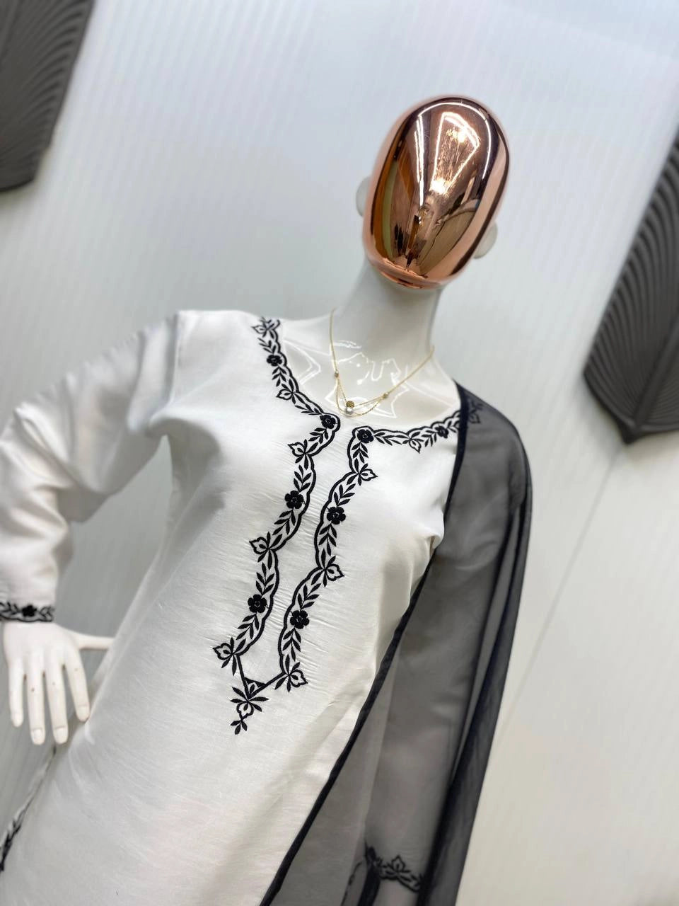 PAKISTANI DESIGNER SUITS WHOLESALE
