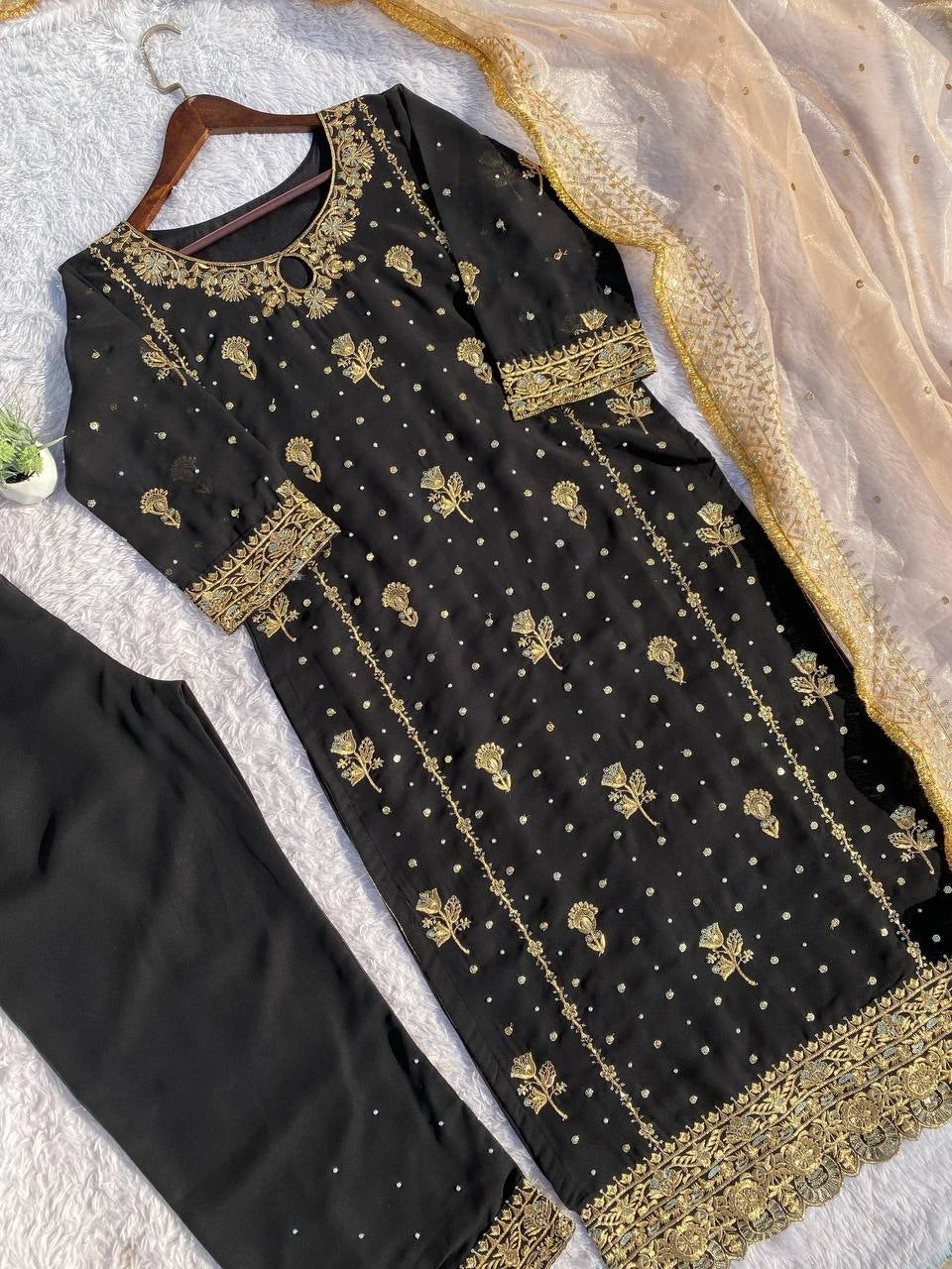 PAKISTANI DESIGNER SUITS WHOLESALE