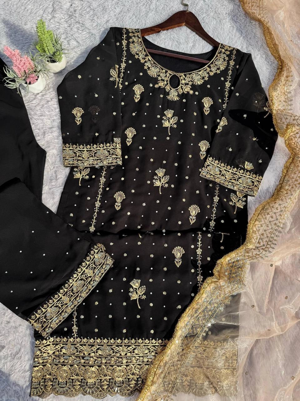 PAKISTANI DESIGNER SUITS WHOLESALE